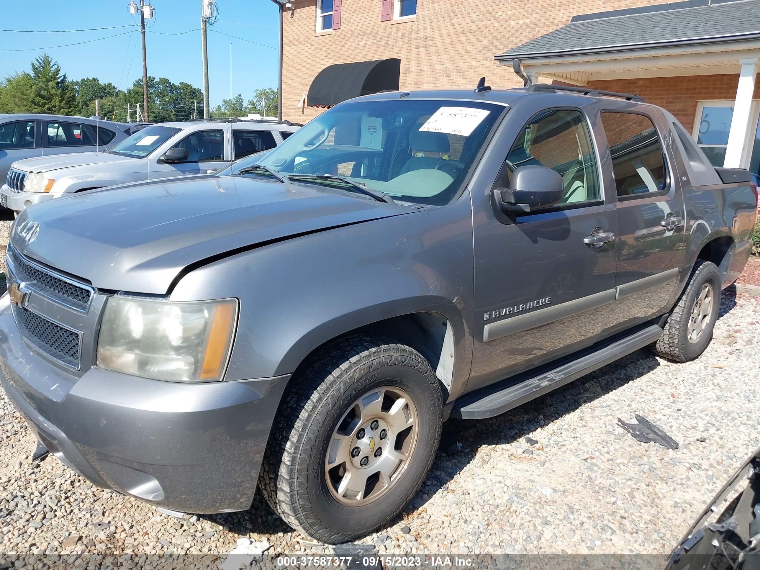 Photo 1 VIN: 3GNFK123X7G113954 - CHEVROLET AVALANCHE 