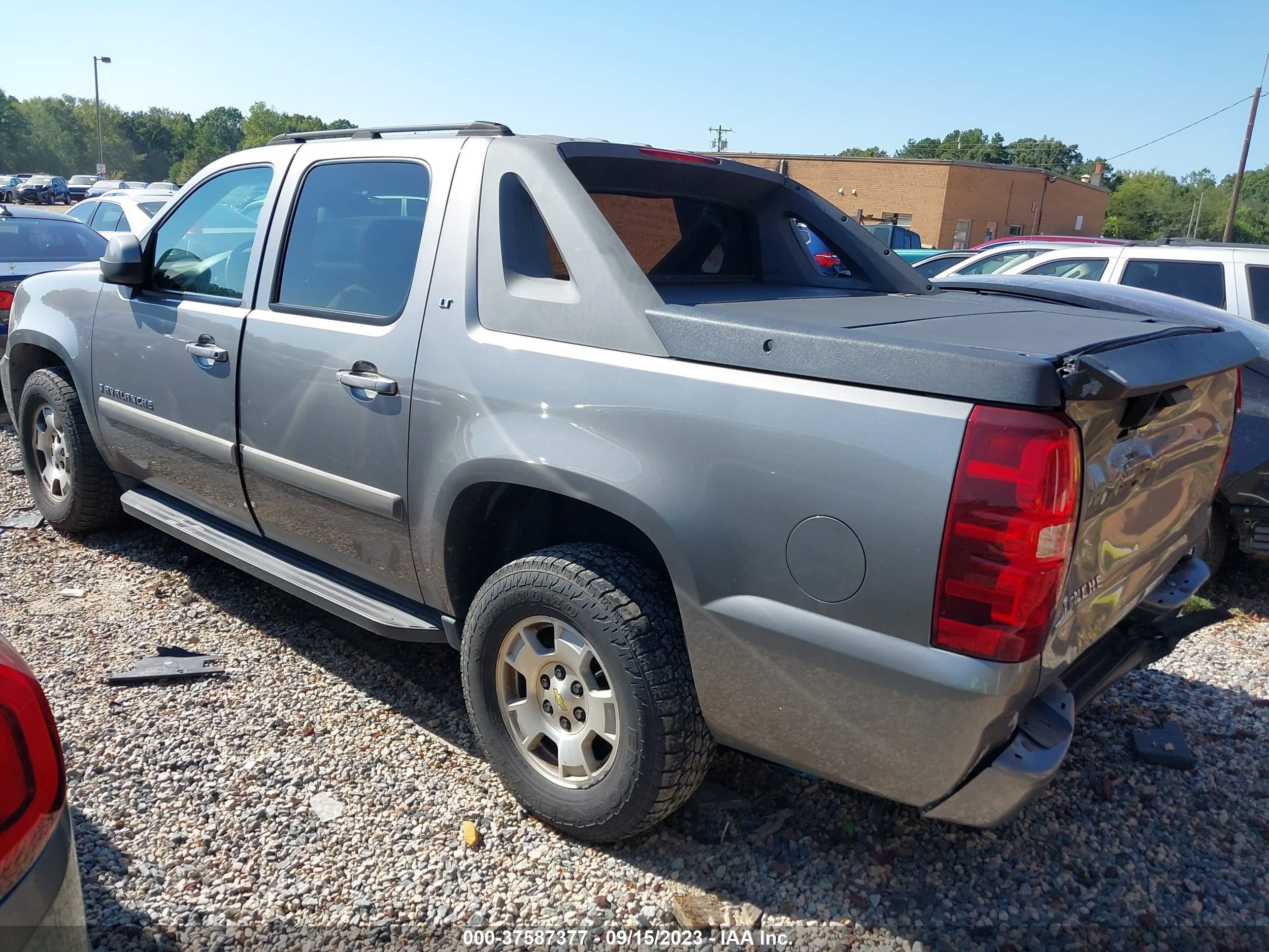 Photo 2 VIN: 3GNFK123X7G113954 - CHEVROLET AVALANCHE 