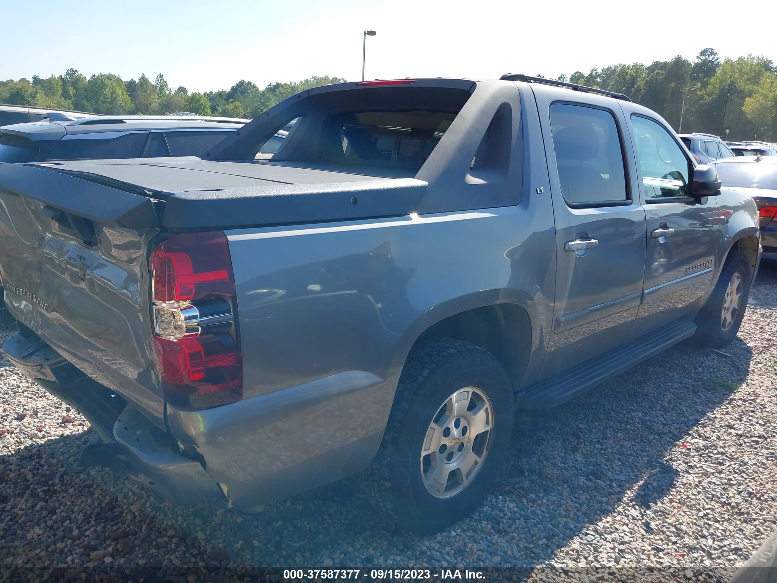 Photo 3 VIN: 3GNFK123X7G113954 - CHEVROLET AVALANCHE 