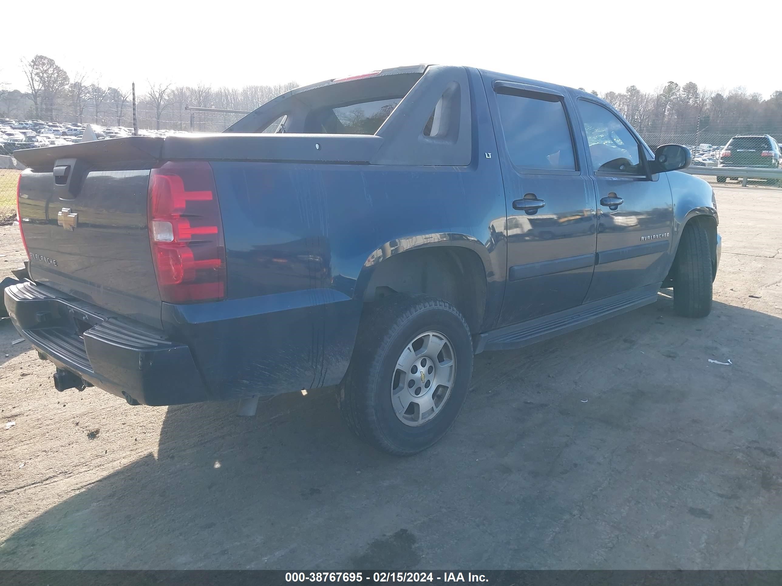 Photo 3 VIN: 3GNFK123X7G117339 - CHEVROLET AVALANCHE 