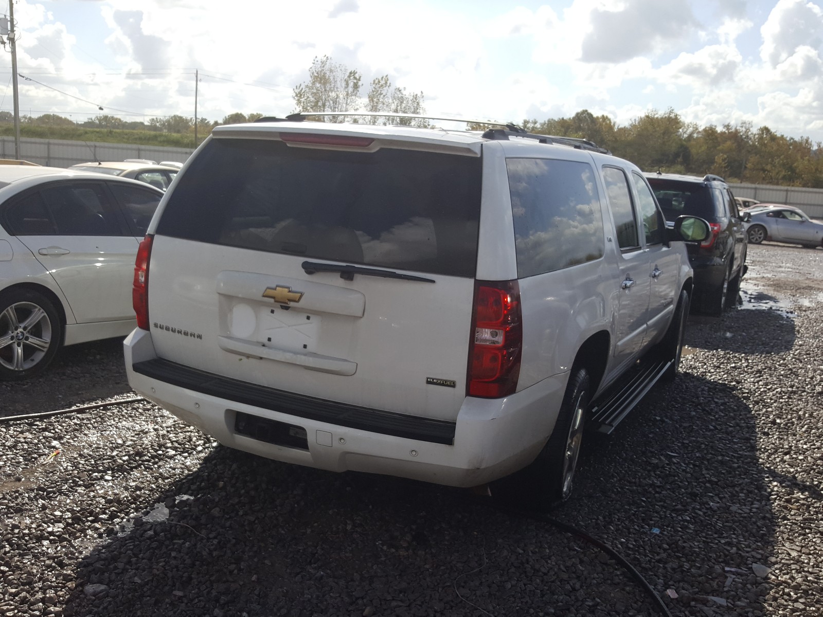 Photo 3 VIN: 3GNFK16317G196149 - CHEVROLET SUBURBAN K 