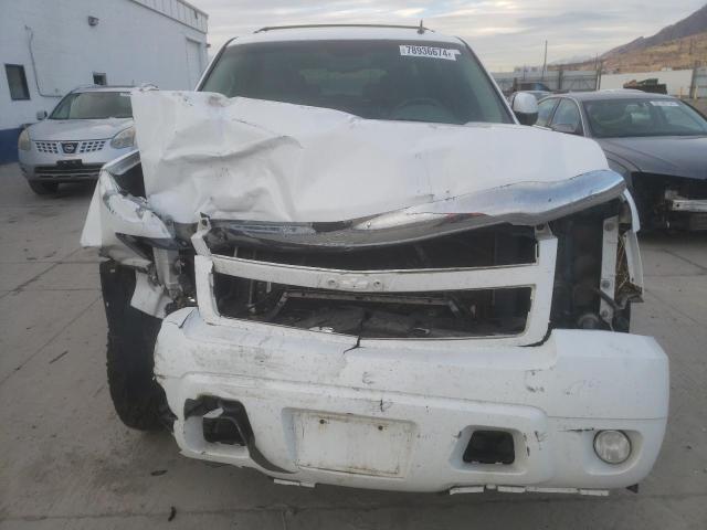 Photo 4 VIN: 3GNFK16318G114616 - CHEVROLET SUBURBAN K 