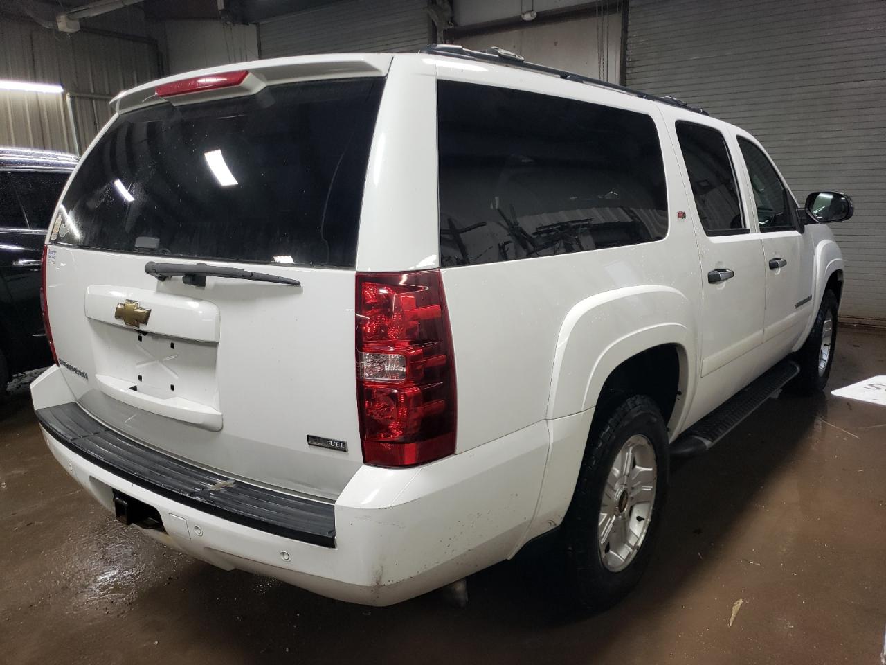 Photo 2 VIN: 3GNFK16328G217656 - CHEVROLET SUBURBAN 