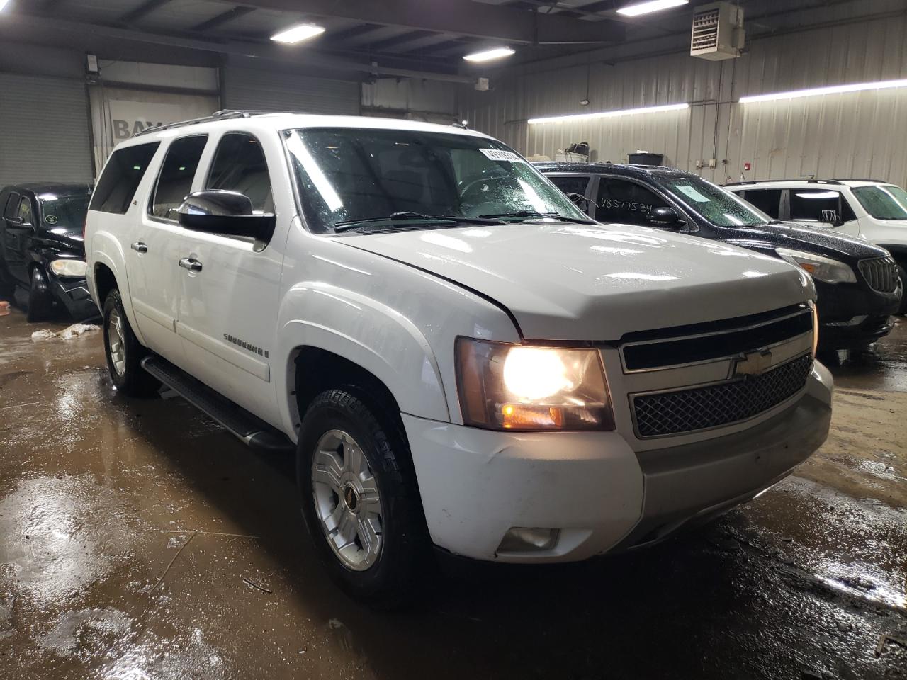 Photo 3 VIN: 3GNFK16328G217656 - CHEVROLET SUBURBAN 