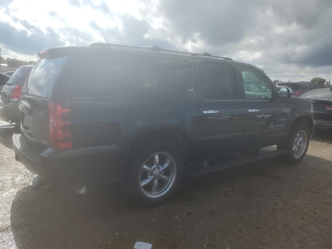 Photo 2 VIN: 3GNFK16347G300066 - CHEVROLET SUBURBAN 