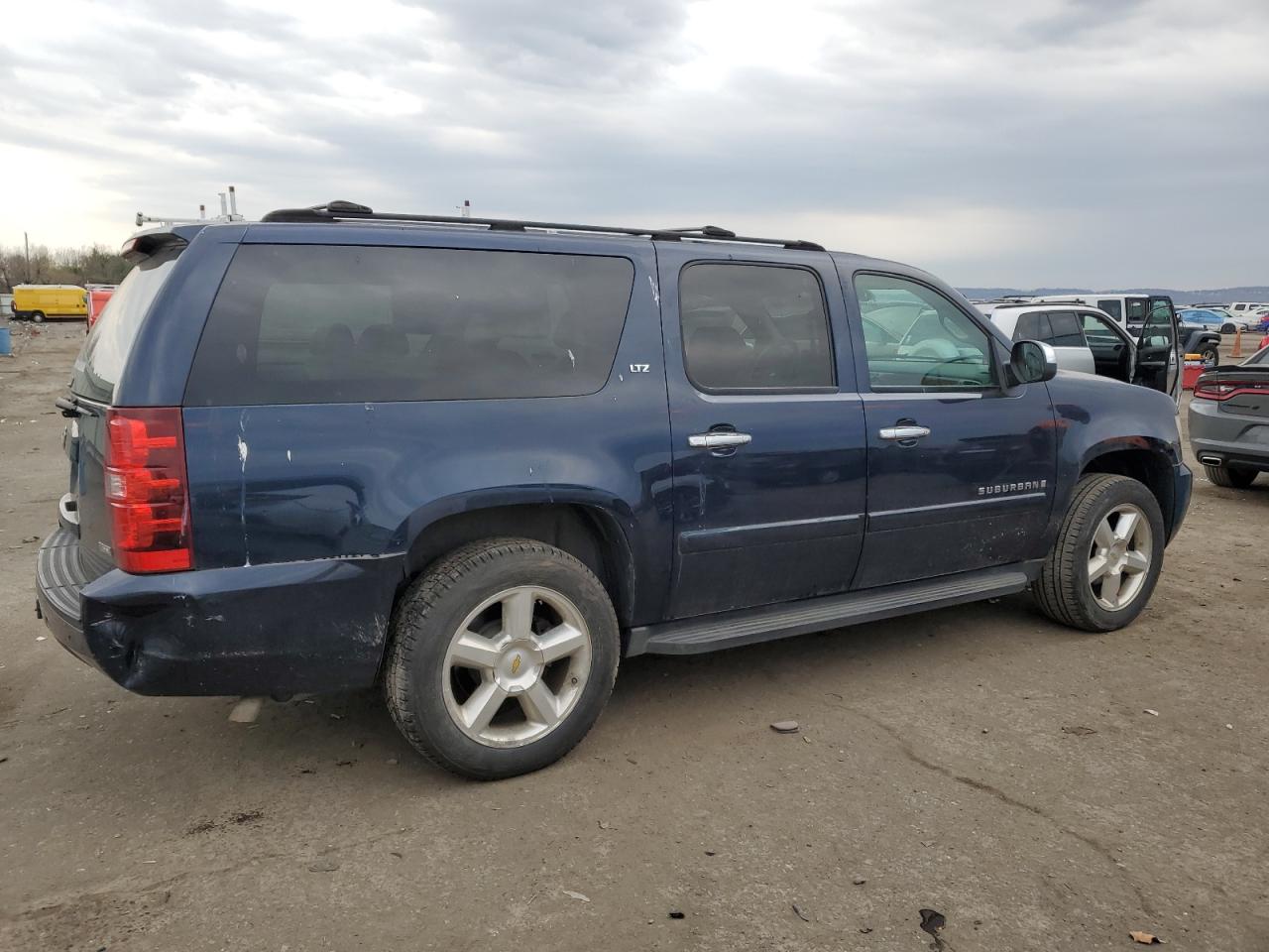 Photo 2 VIN: 3GNFK16397G236705 - CHEVROLET SUBURBAN 