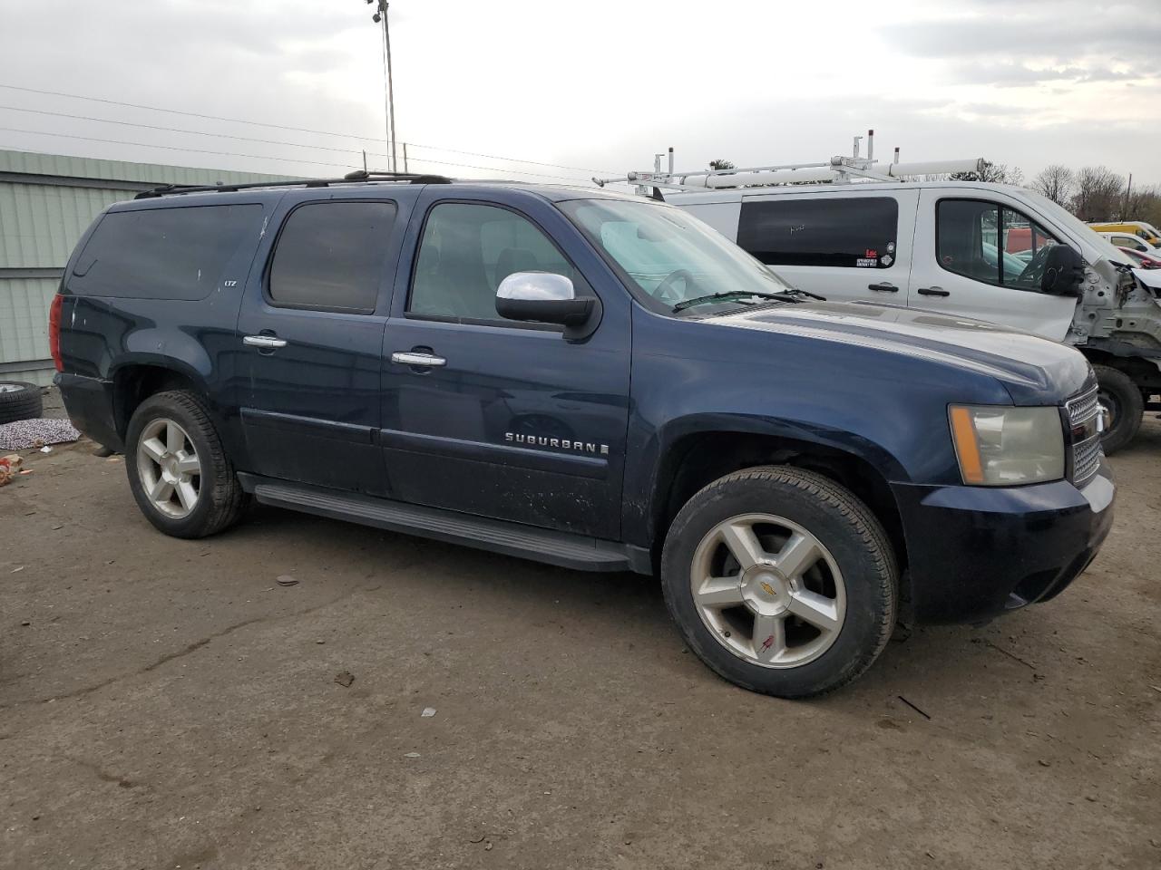 Photo 3 VIN: 3GNFK16397G236705 - CHEVROLET SUBURBAN 