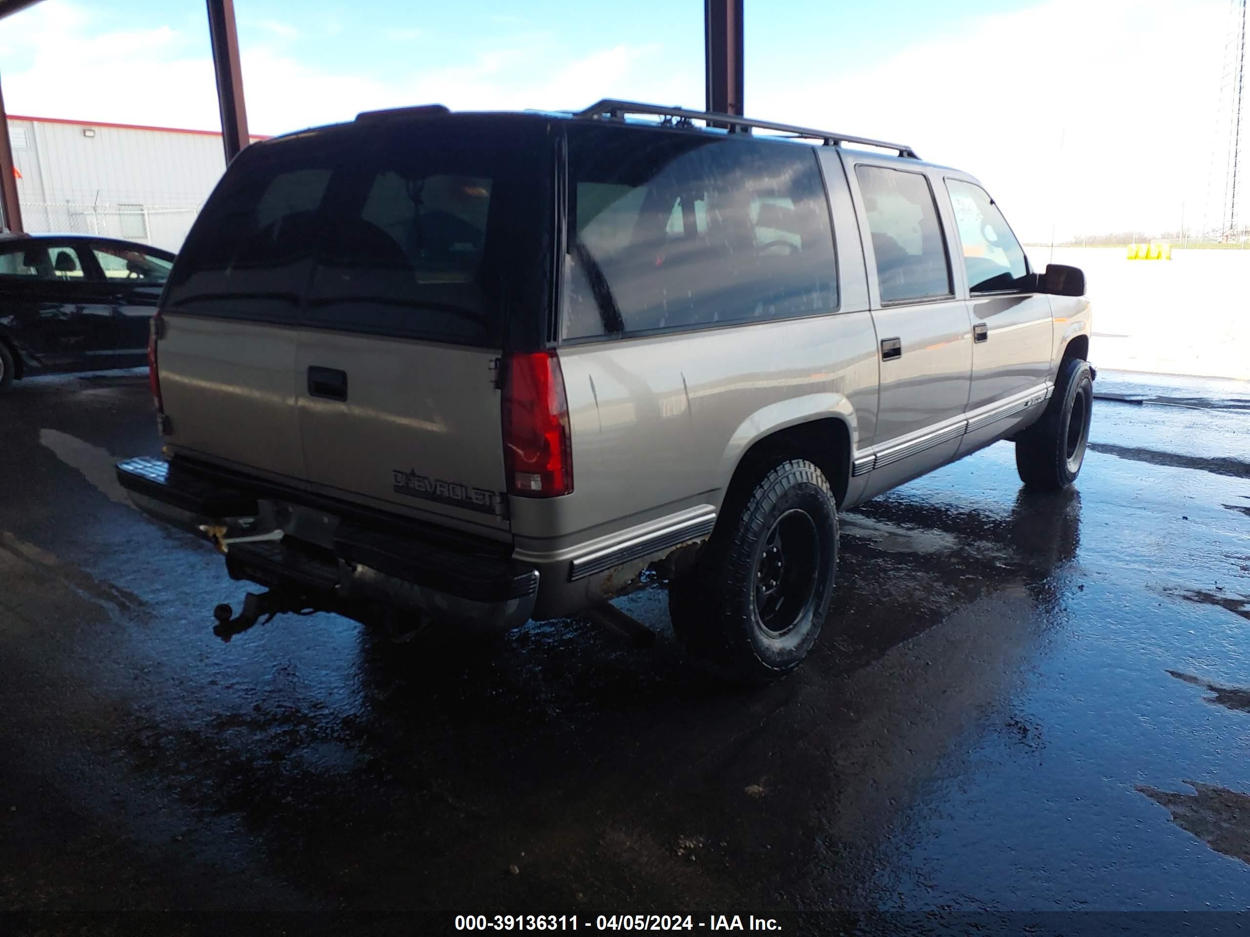 Photo 3 VIN: 3GNFK16R1WG150503 - CHEVROLET EXPRESS 