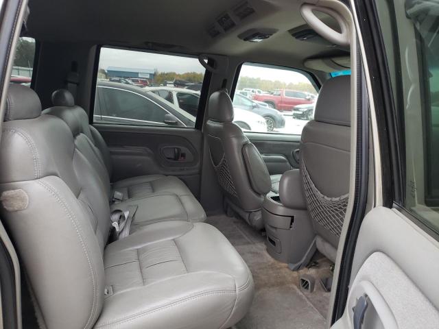 Photo 10 VIN: 3GNFK16R1XG124338 - CHEVROLET SUBURBAN 