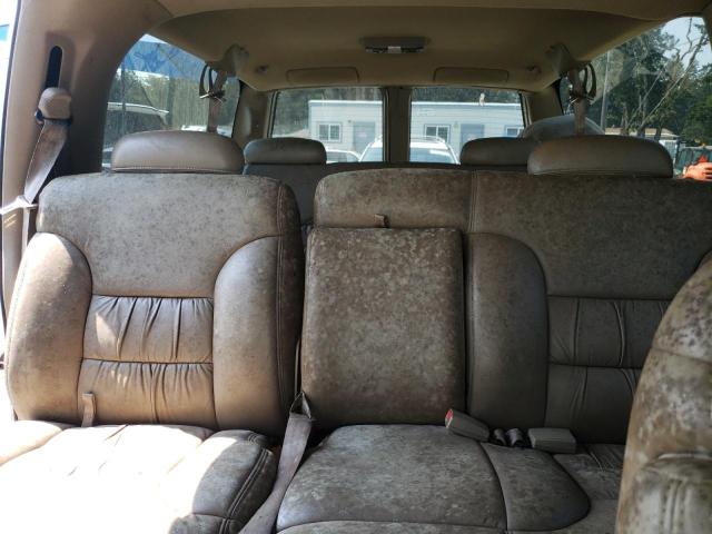 Photo 9 VIN: 3GNFK16R1XG151751 - CHEVROLET SUBURBAN 