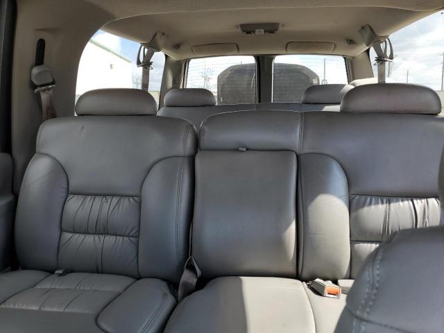 Photo 9 VIN: 3GNFK16R2XG252636 - CHEVROLET SUBURBAN 