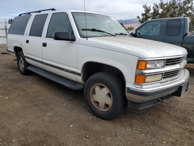 Photo 3 VIN: 3GNFK16R3WG140197 - CHEVROLET SUBURBAN 