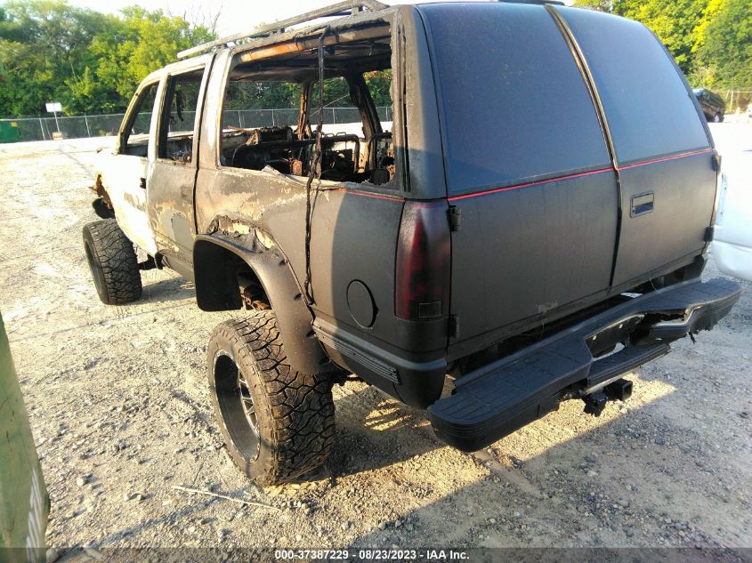 Photo 2 VIN: 3GNFK16R4XG119165 - CHEVROLET SUBURBAN 