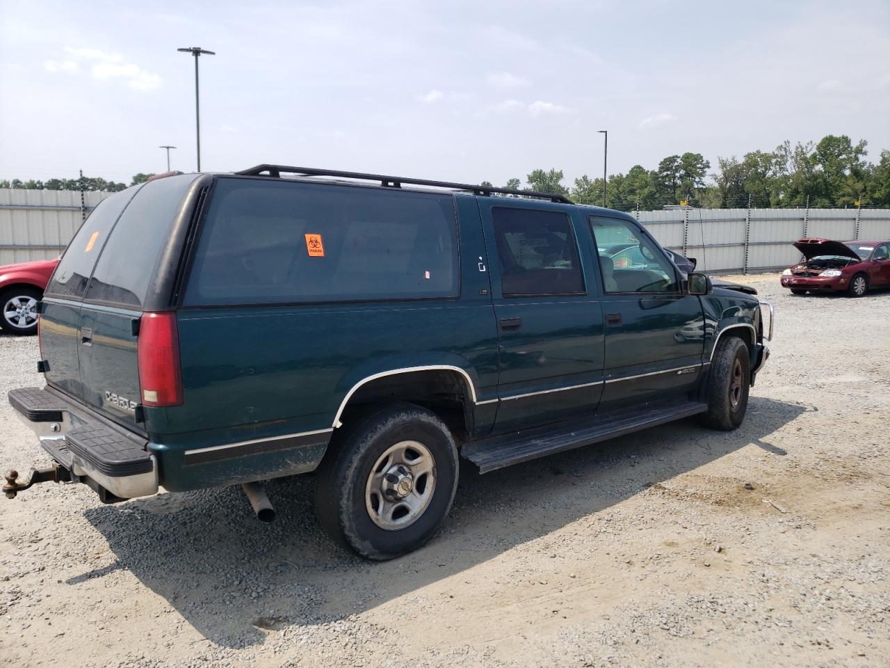 Photo 2 VIN: 3GNFK16R7WG112693 - CHEVROLET SUBURBAN 