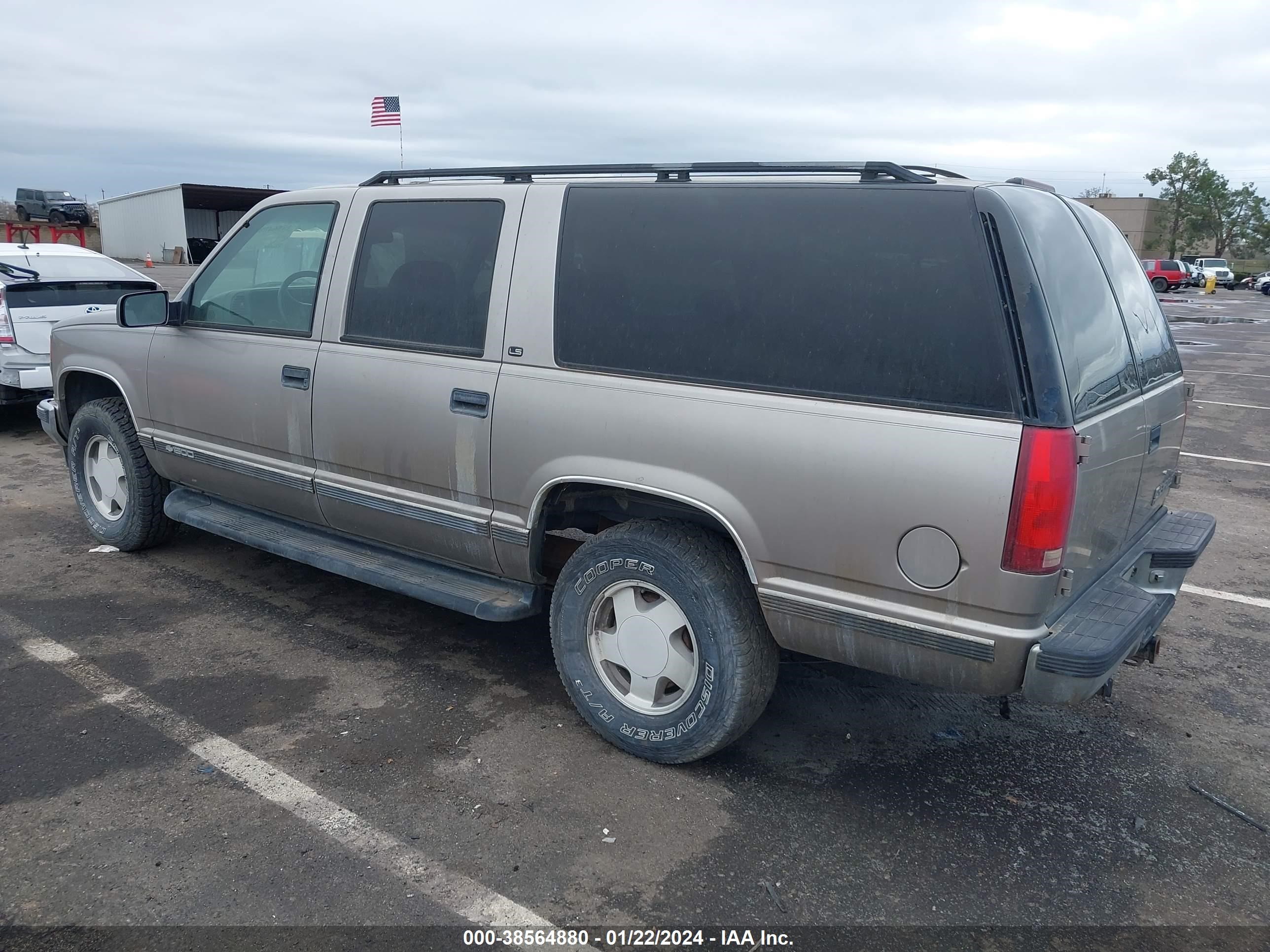 Photo 2 VIN: 3GNFK16R7XG204288 - CHEVROLET EXPRESS 