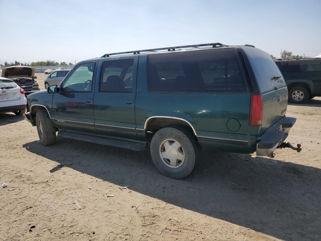 Photo 1 VIN: 3GNFK16RXVG148926 - CHEVROLET SUBURBAN 