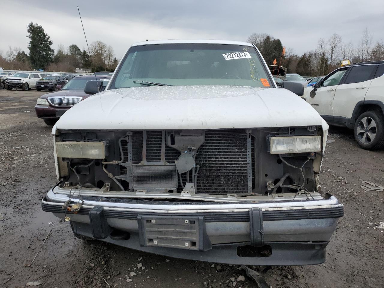 Photo 4 VIN: 3GNFK16RXVG168979 - CHEVROLET SUBURBAN 