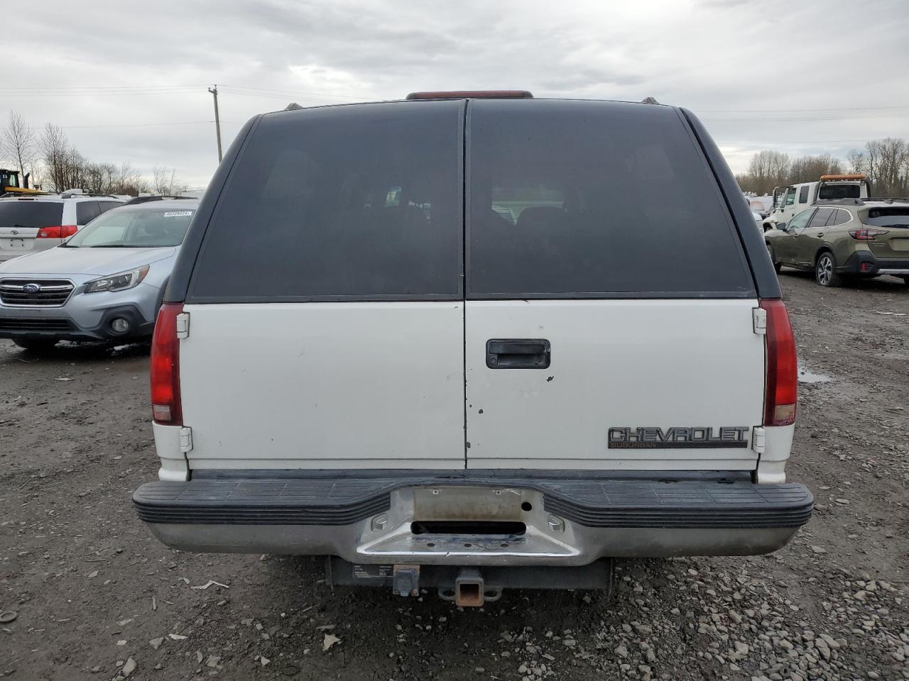 Photo 5 VIN: 3GNFK16RXVG168979 - CHEVROLET SUBURBAN 