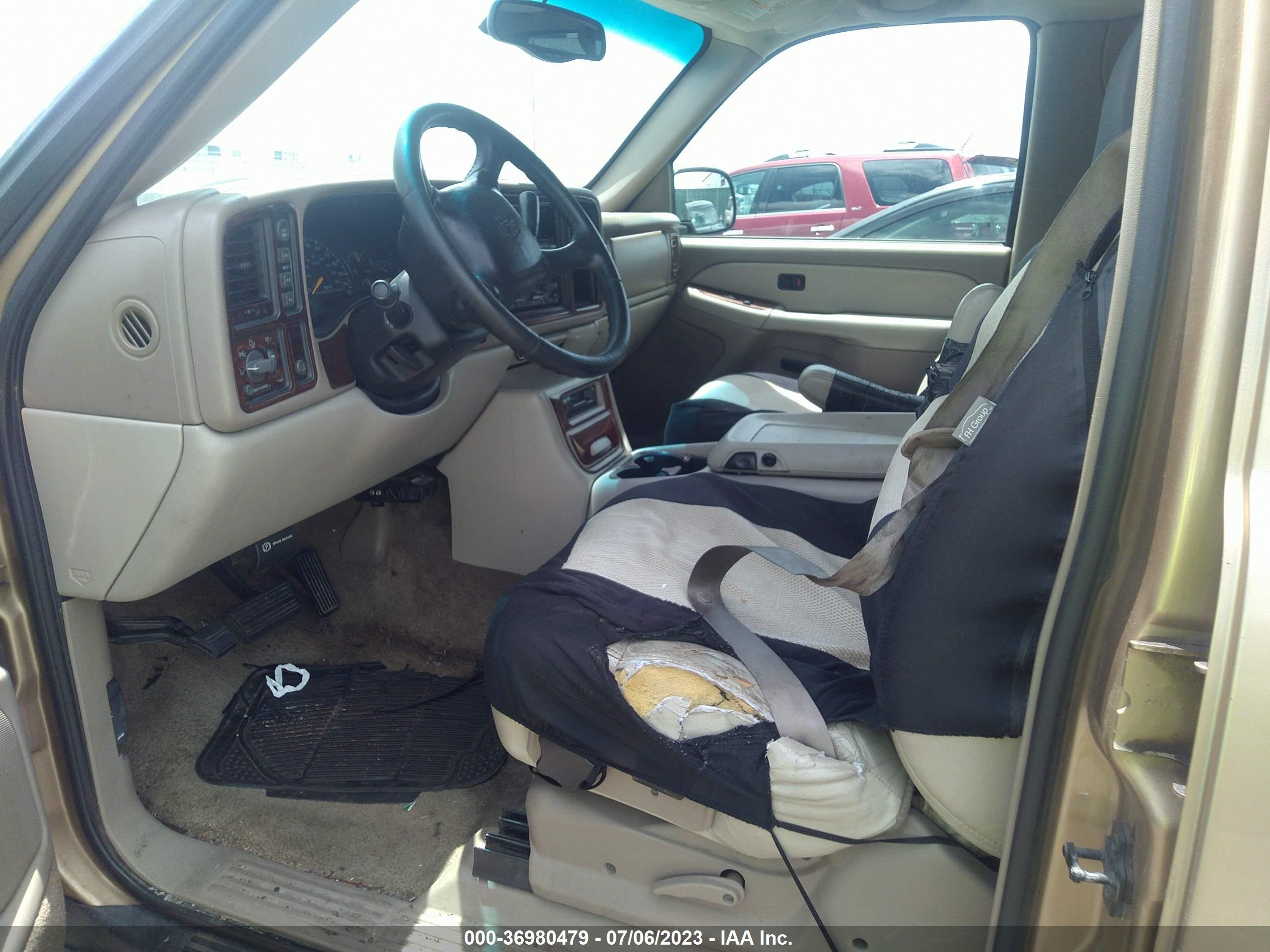 Photo 4 VIN: 3GNFK16T11G154118 - CHEVROLET SUBURBAN 