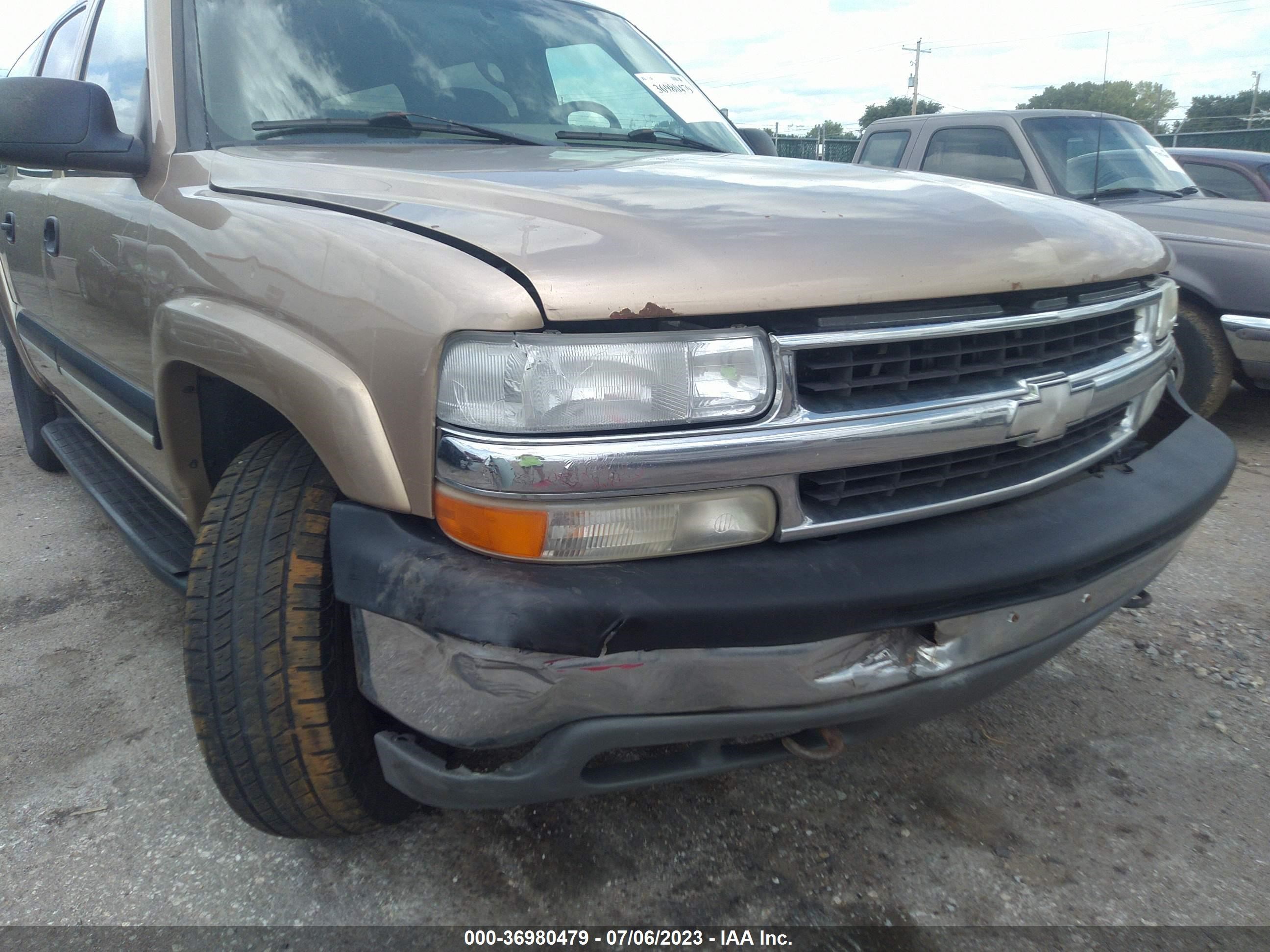 Photo 5 VIN: 3GNFK16T11G154118 - CHEVROLET SUBURBAN 