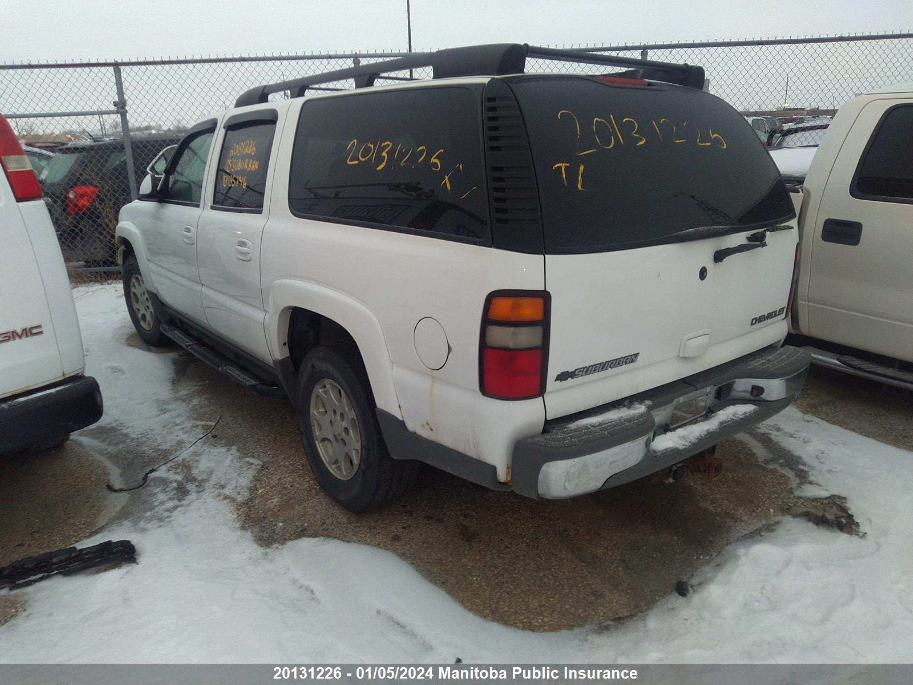 Photo 2 VIN: 3GNFK16T45G135746 - CHEVROLET SUBURBAN 