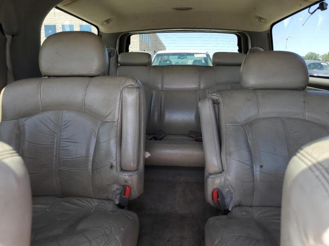 Photo 9 VIN: 3GNFK16T7YG111459 - CHEVROLET SUBURBAN 