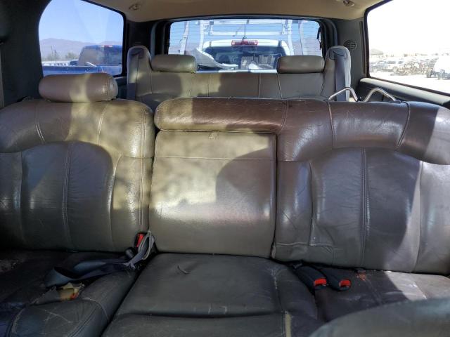 Photo 9 VIN: 3GNFK16T8YG130313 - CHEVROLET SUBURBAN K 