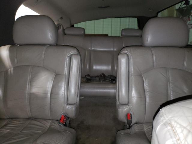 Photo 9 VIN: 3GNFK16T8YG155566 - CHEVROLET SUBURBAN 