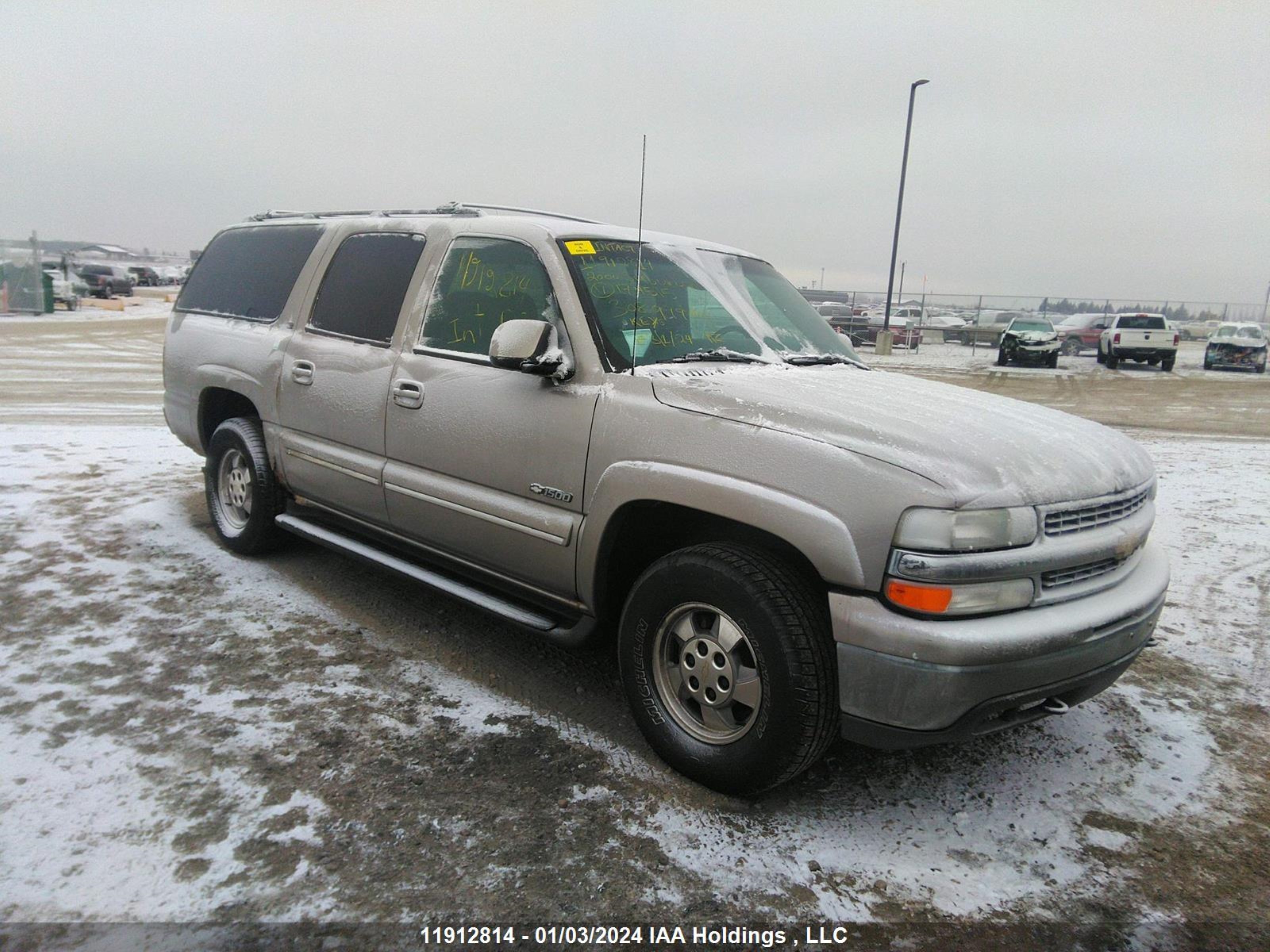 Photo 0 VIN: 3GNFK16T9YG174515 - CHEVROLET SUBURBAN 