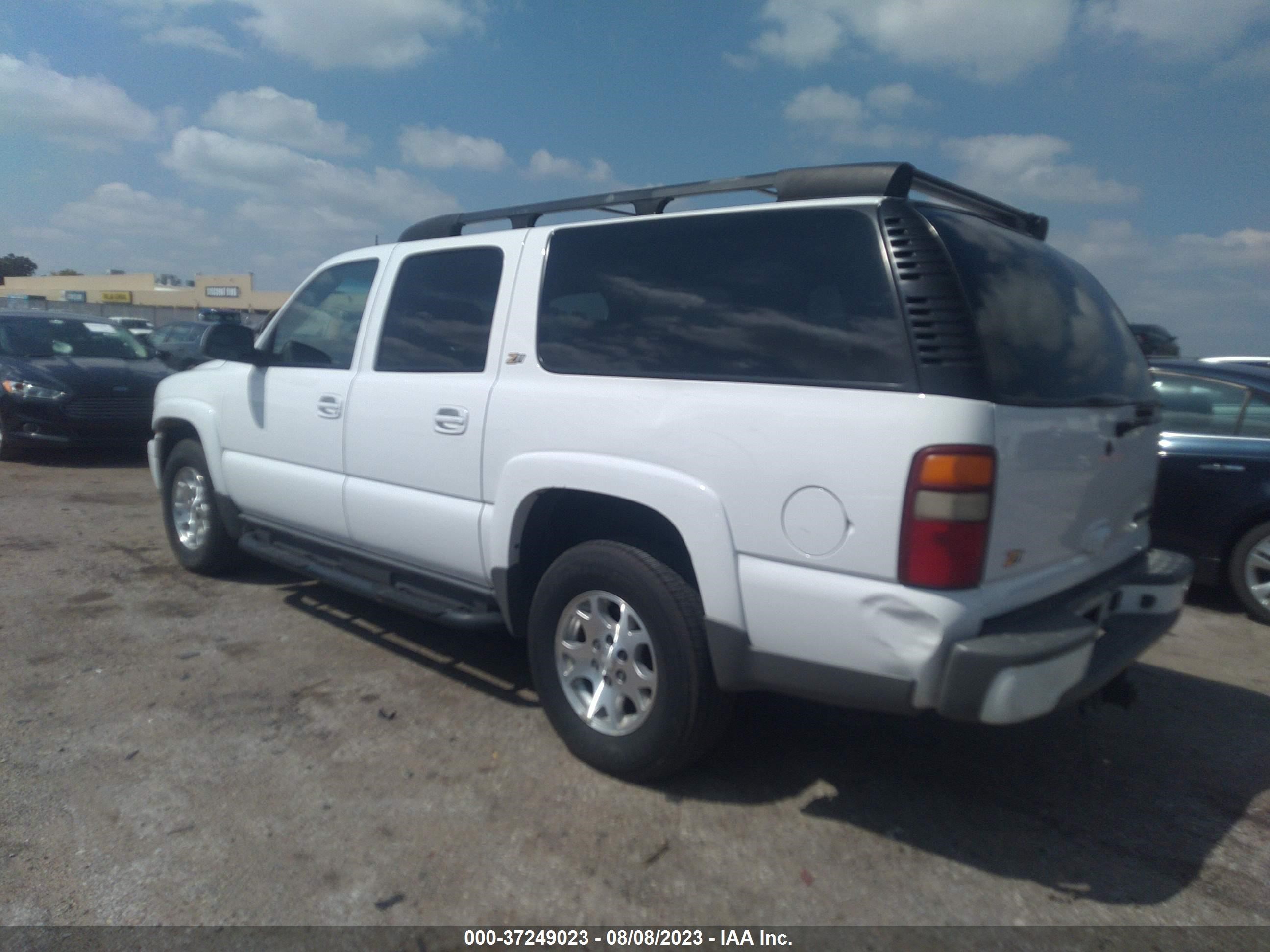 Photo 2 VIN: 3GNFK16Z03G126169 - CHEVROLET SUBURBAN 