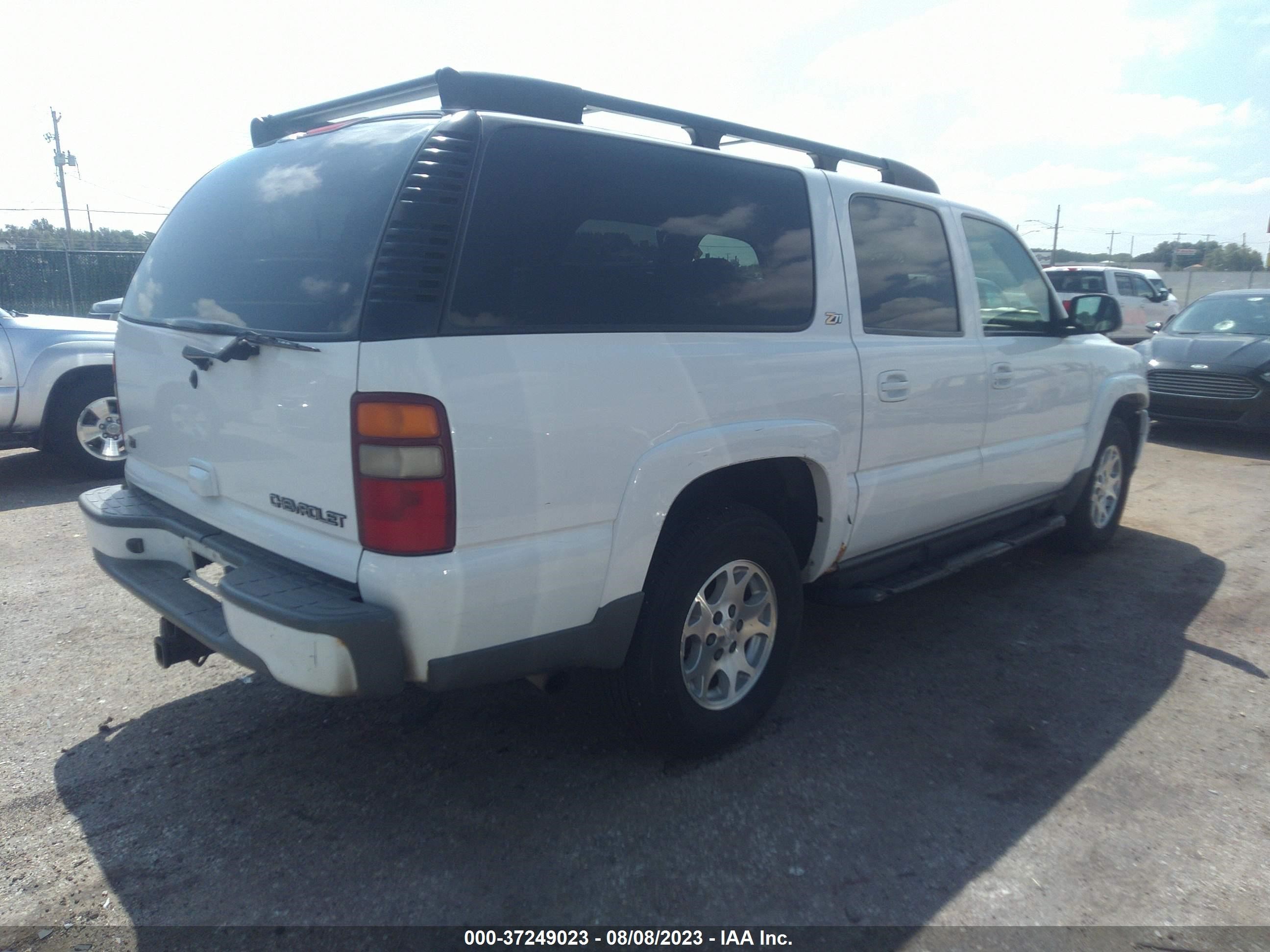 Photo 3 VIN: 3GNFK16Z03G126169 - CHEVROLET SUBURBAN 