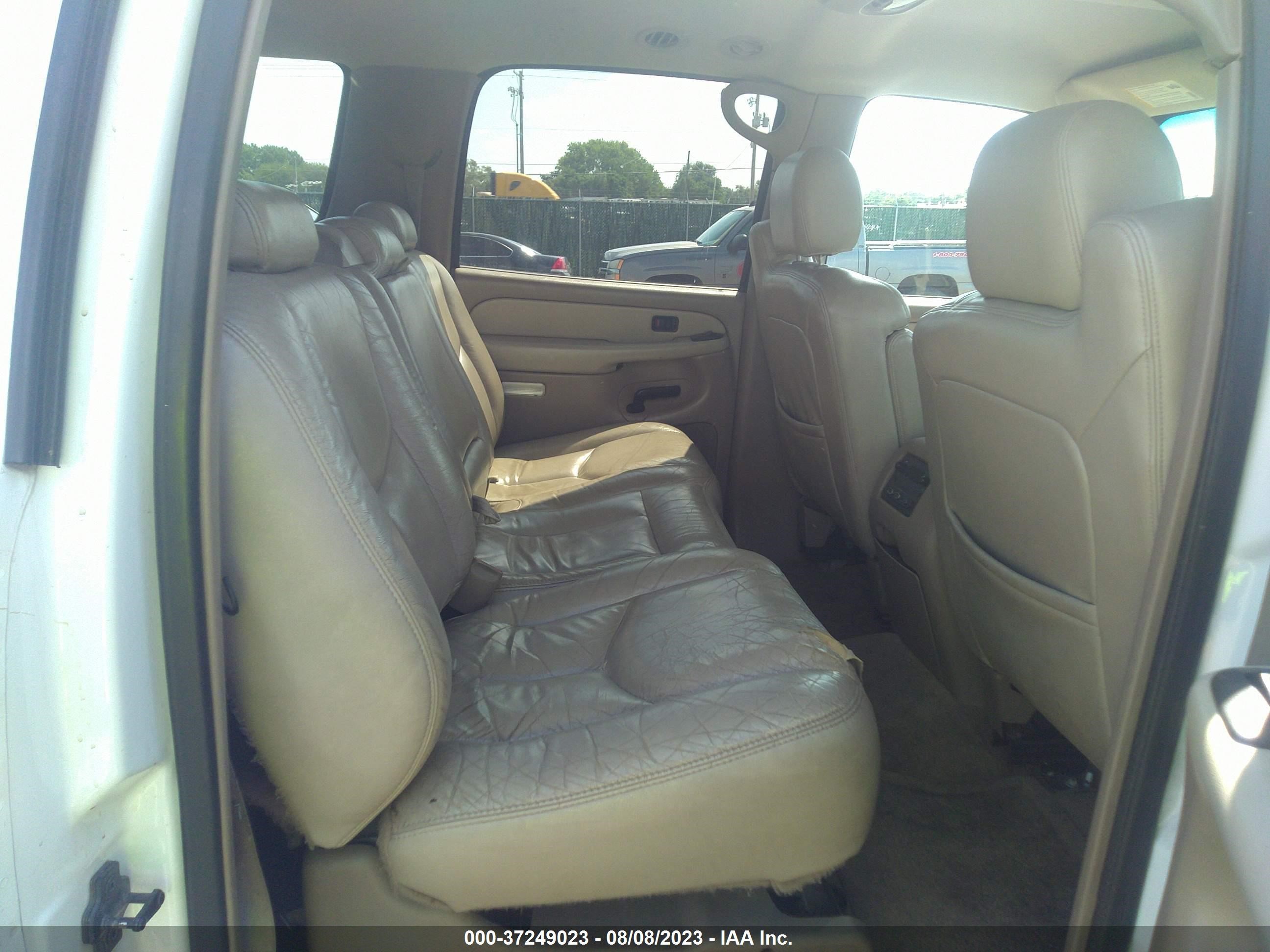 Photo 7 VIN: 3GNFK16Z03G126169 - CHEVROLET SUBURBAN 