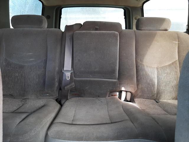 Photo 9 VIN: 3GNFK16ZX4G274699 - CHEVROLET SUBURBAN K 