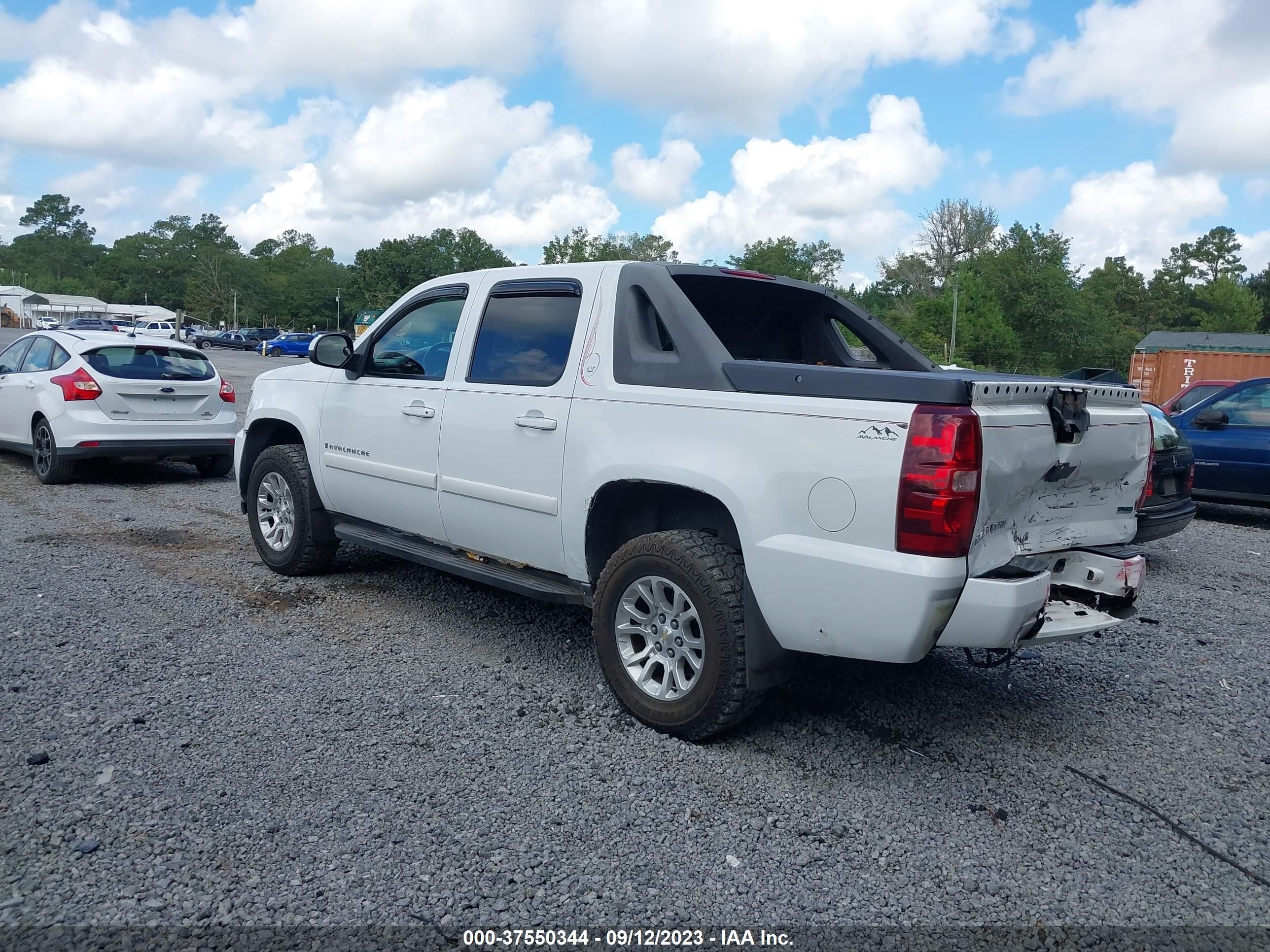 Photo 2 VIN: 3GNFK22309G116676 - CHEVROLET AVALANCHE 