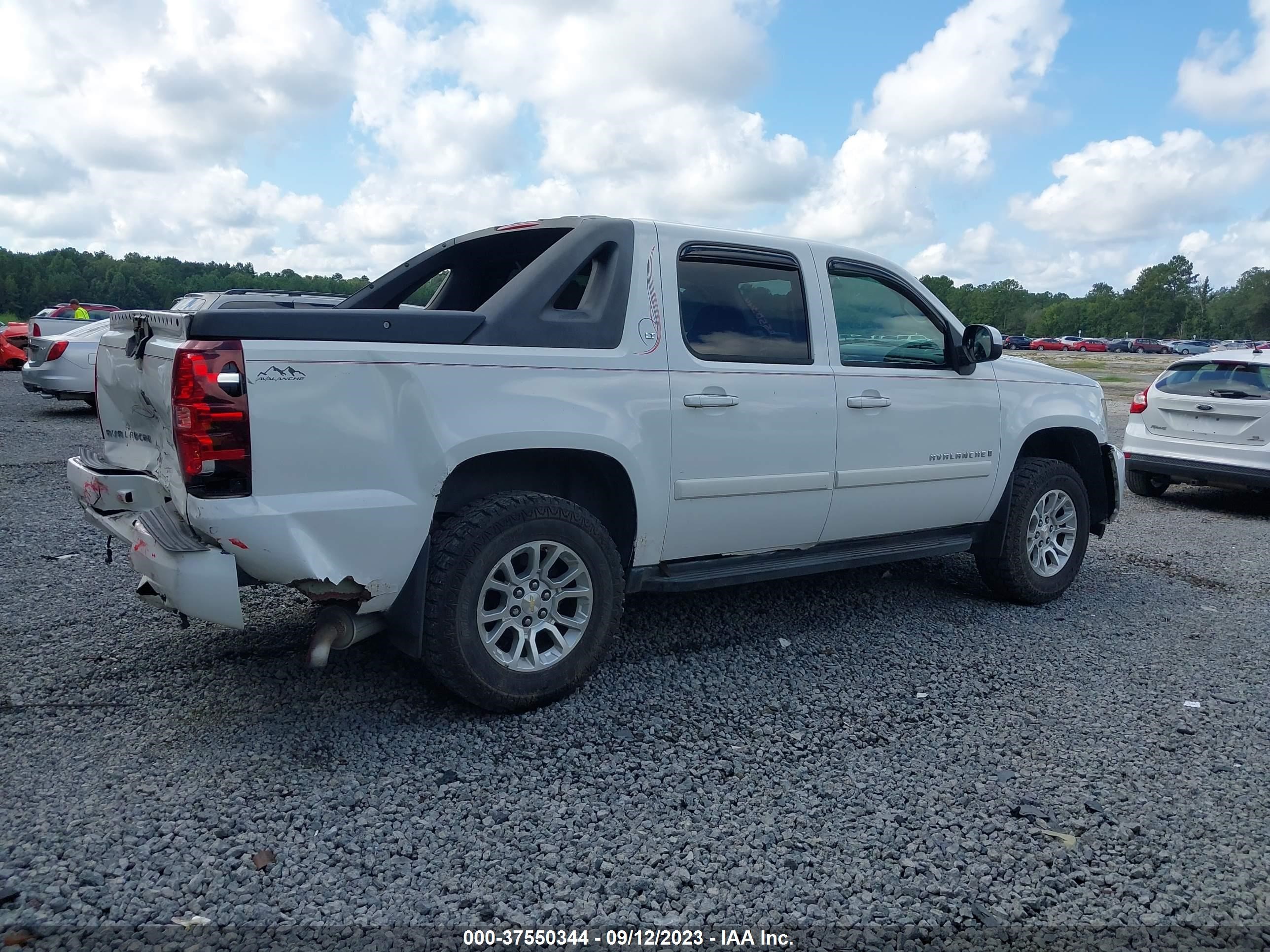 Photo 3 VIN: 3GNFK22309G116676 - CHEVROLET AVALANCHE 