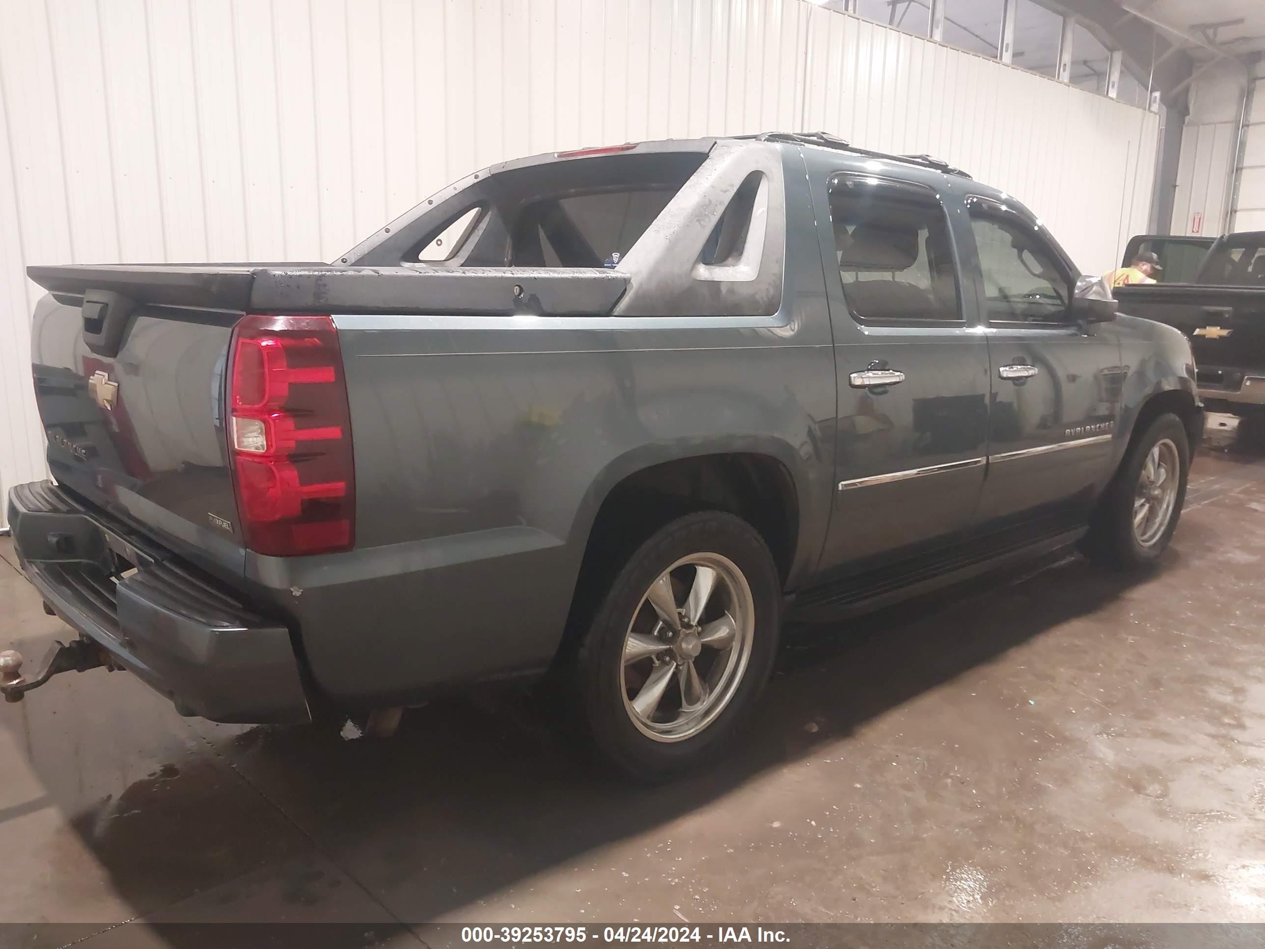 Photo 3 VIN: 3GNFK32099G149946 - CHEVROLET AVALANCHE 