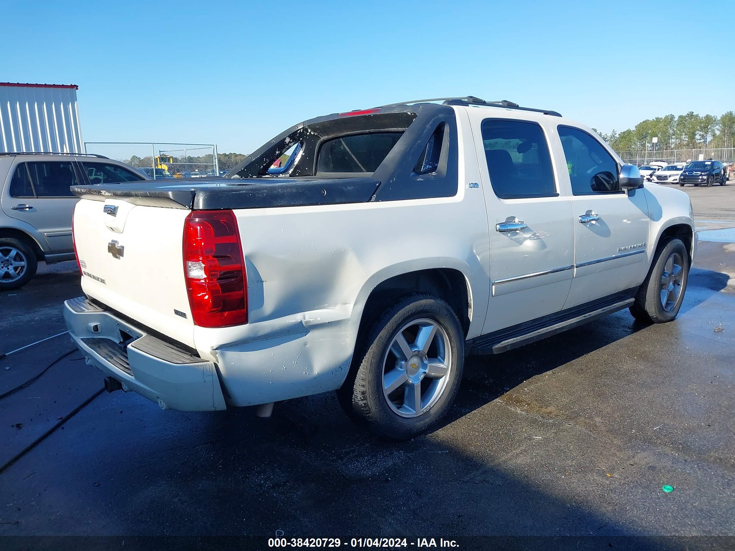 Photo 3 VIN: 3GNFK32099G212902 - CHEVROLET AVALANCHE 