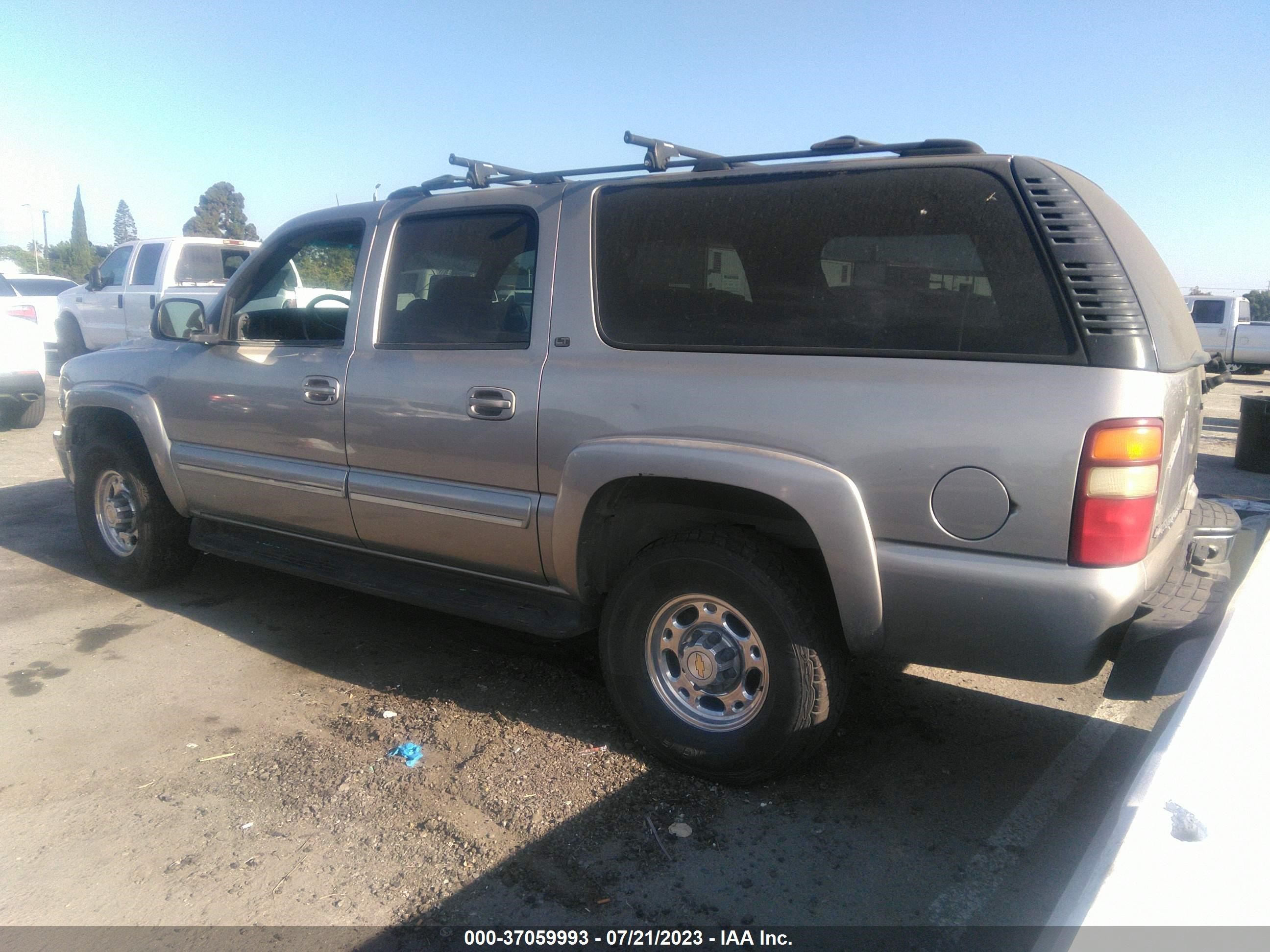 Photo 2 VIN: 3GNGC26G92G232995 - CHEVROLET SUBURBAN 