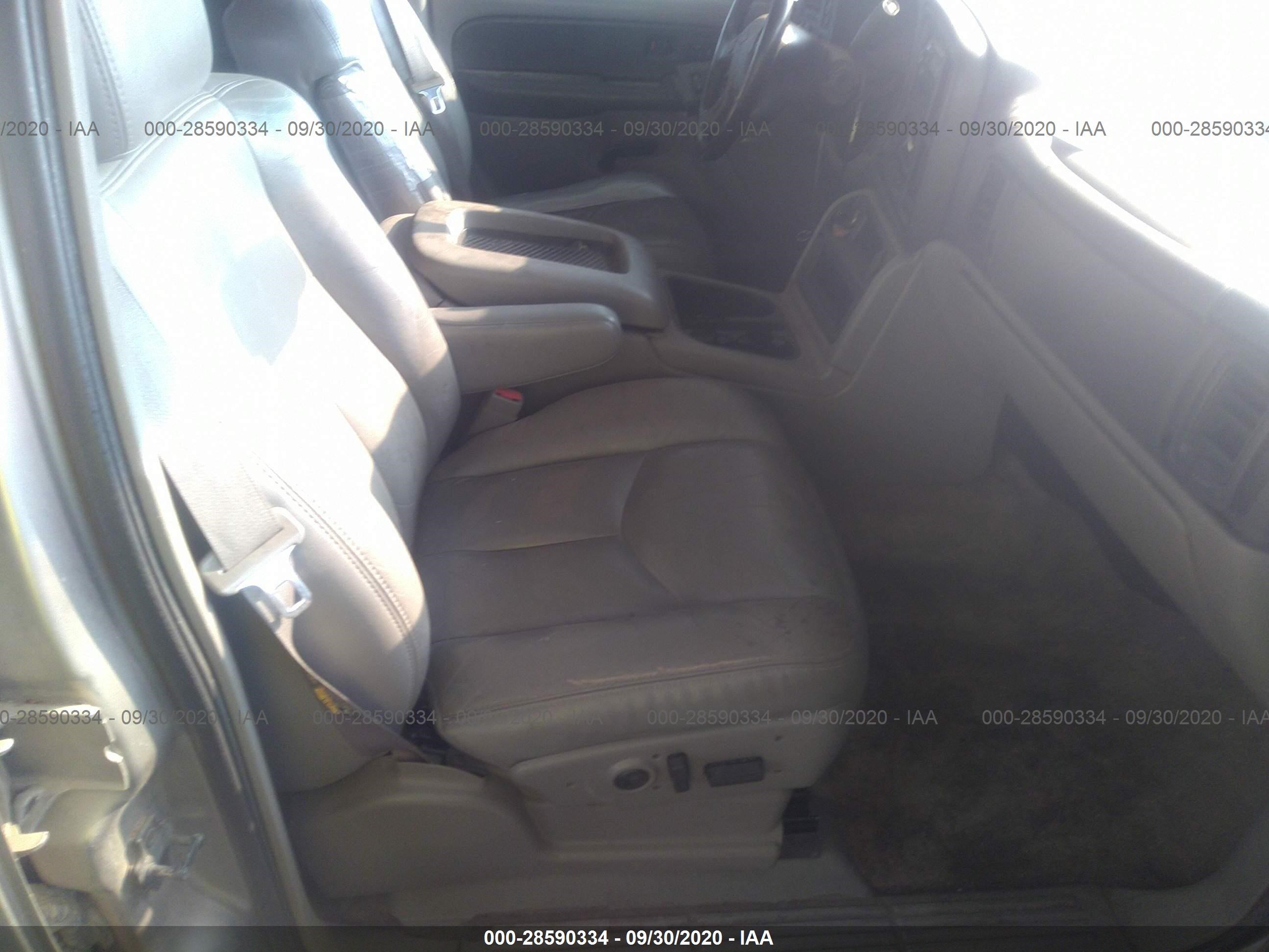 Photo 4 VIN: 3GNGK26G33G224248 - CHEVROLET SUBURBAN 