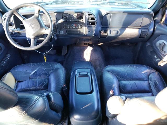 Photo 7 VIN: 3GNGK26J2XG109707 - CHEVROLET SUBURBAN 