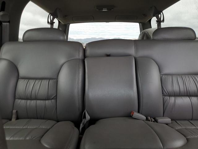 Photo 9 VIN: 3GNGK26J3XG168698 - CHEVROLET SUBURBAN K 