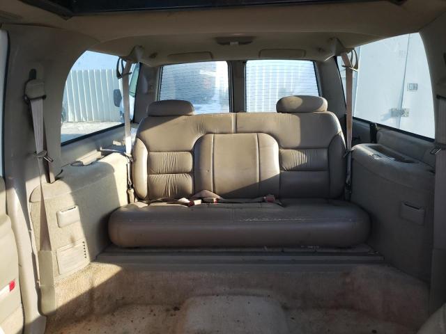 Photo 9 VIN: 3GNGK26J4XG201885 - CHEVROLET SUBURBAN K 