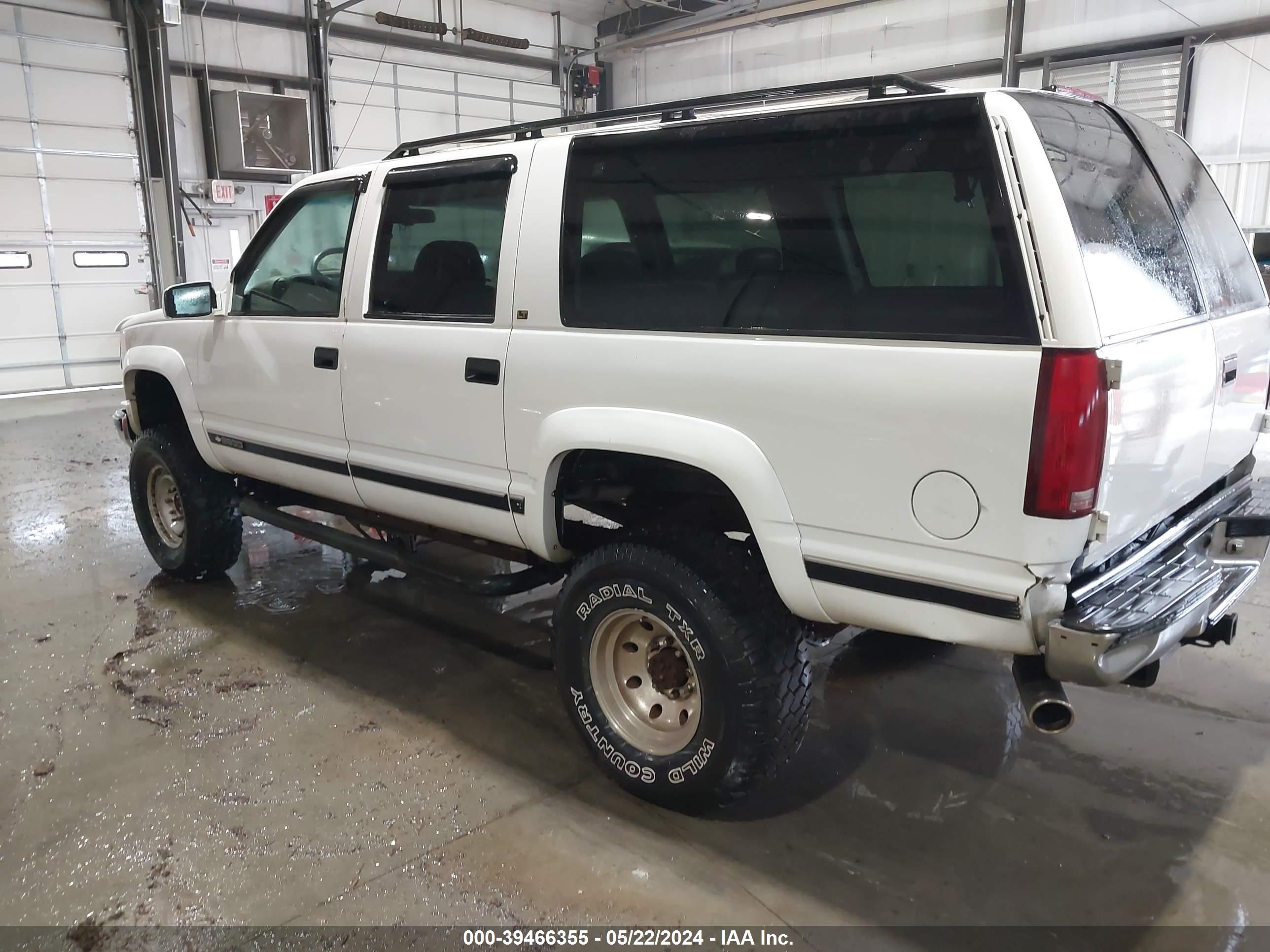 Photo 2 VIN: 3GNGK26J5TG118086 - CHEVROLET SUBURBAN 