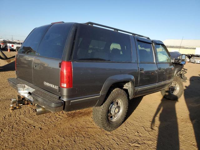 Photo 2 VIN: 3GNGK26J6XG241580 - CHEVROLET SUBURBAN 