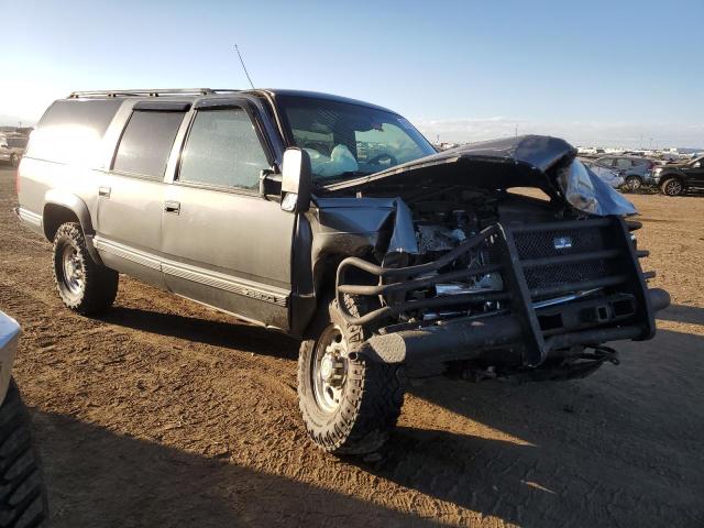 Photo 3 VIN: 3GNGK26J6XG241580 - CHEVROLET SUBURBAN 