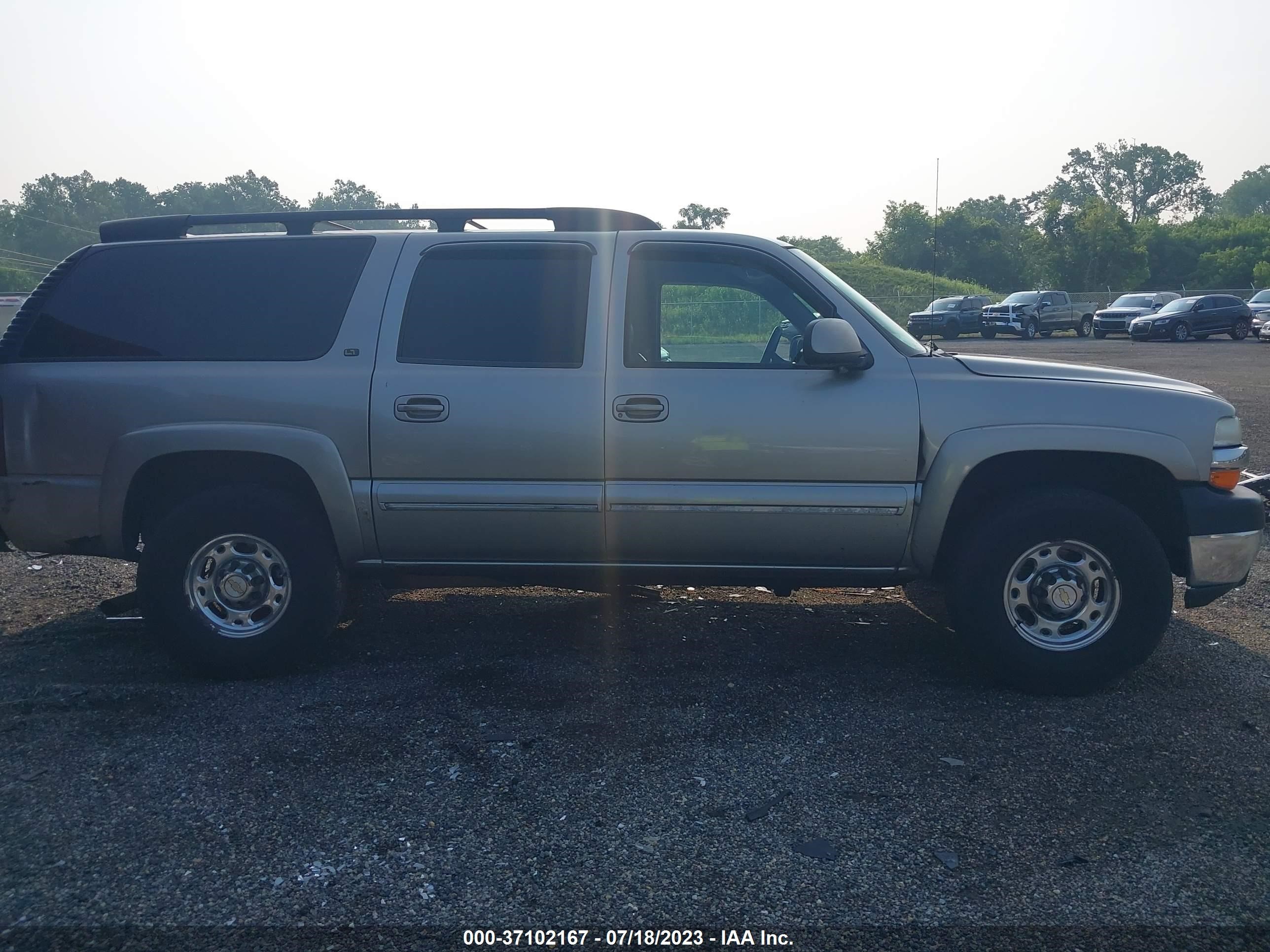 Photo 11 VIN: 3GNGK26U21G138819 - CHEVROLET SUBURBAN 