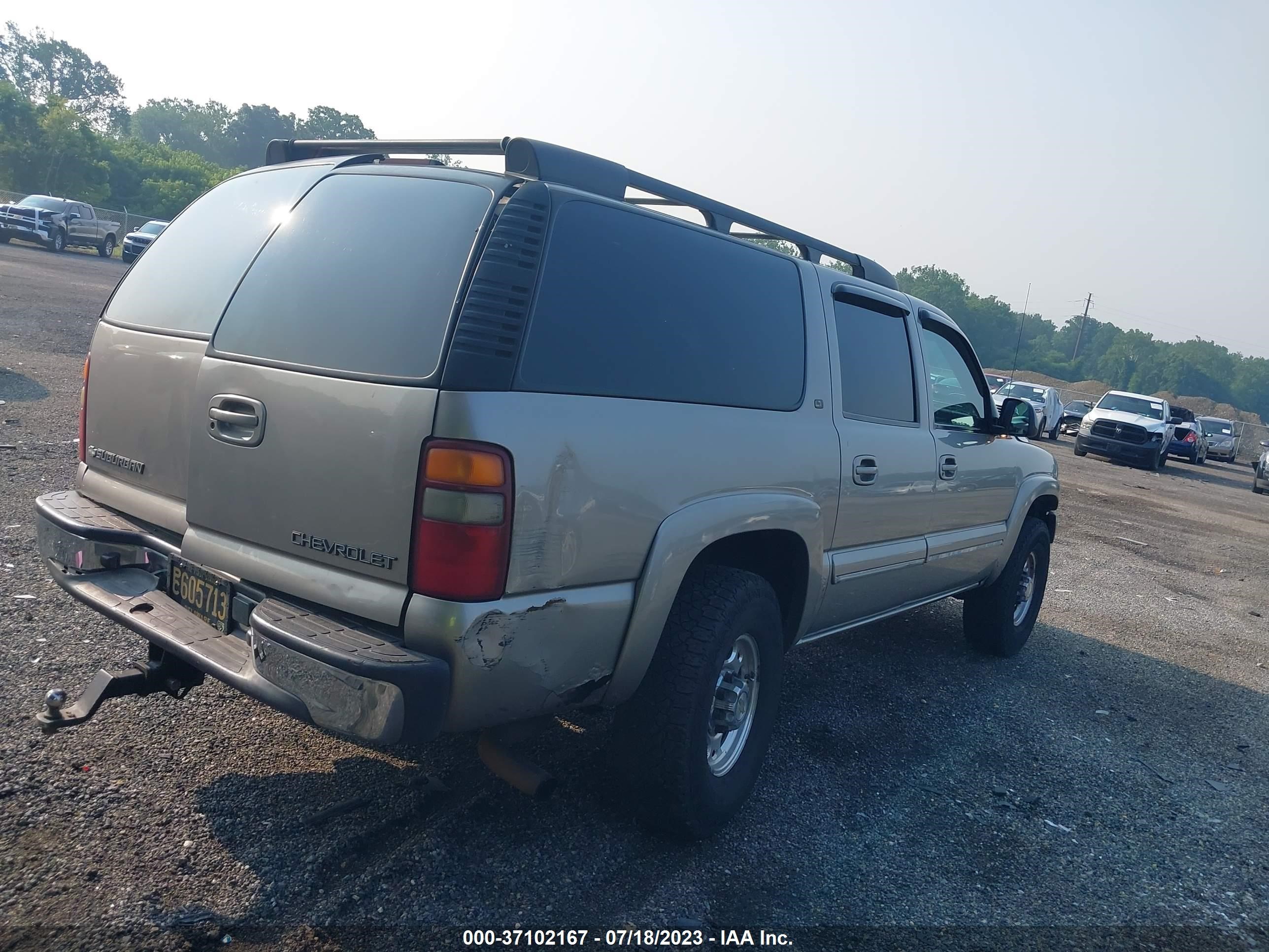 Photo 3 VIN: 3GNGK26U21G138819 - CHEVROLET SUBURBAN 