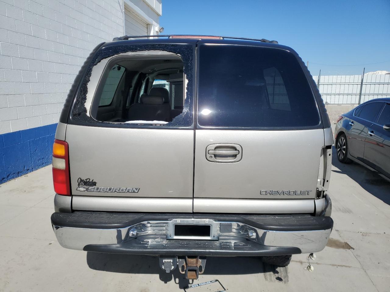 Photo 5 VIN: 3GNGK26U5YG148223 - CHEVROLET SUBURBAN 