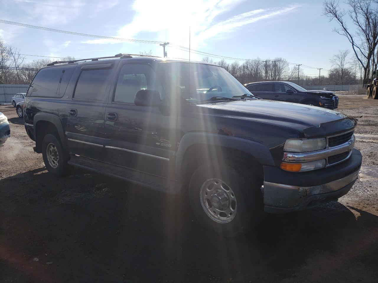 Photo 3 VIN: 3GNGK26U7YG191431 - CHEVROLET SUBURBAN 