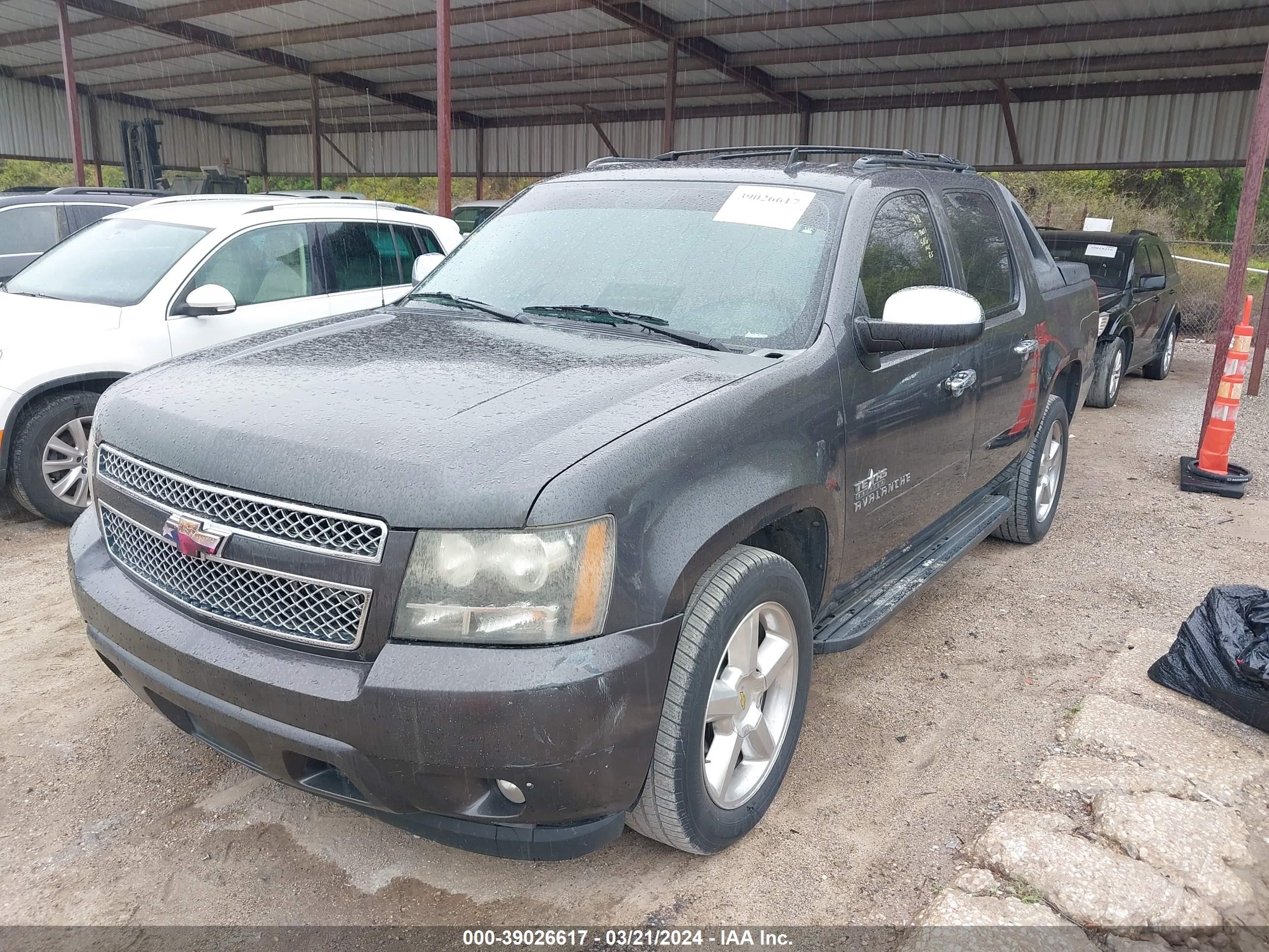 Photo 1 VIN: 3GNMCEE04BG138404 - CHEVROLET AVALANCHE 